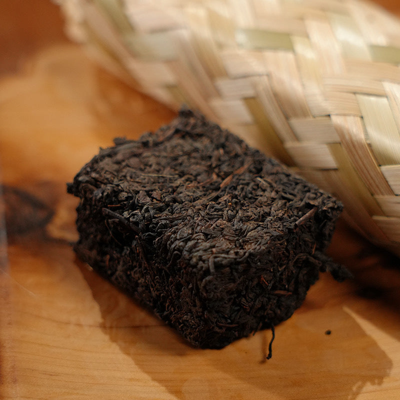 Tashi Delek 2013 Bamboo-Bound Tibetan Dark Tea