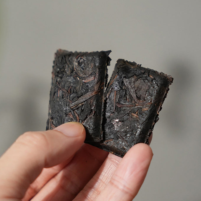 2013 Vintage Compressed Yongchun Foshou Oolong Tea