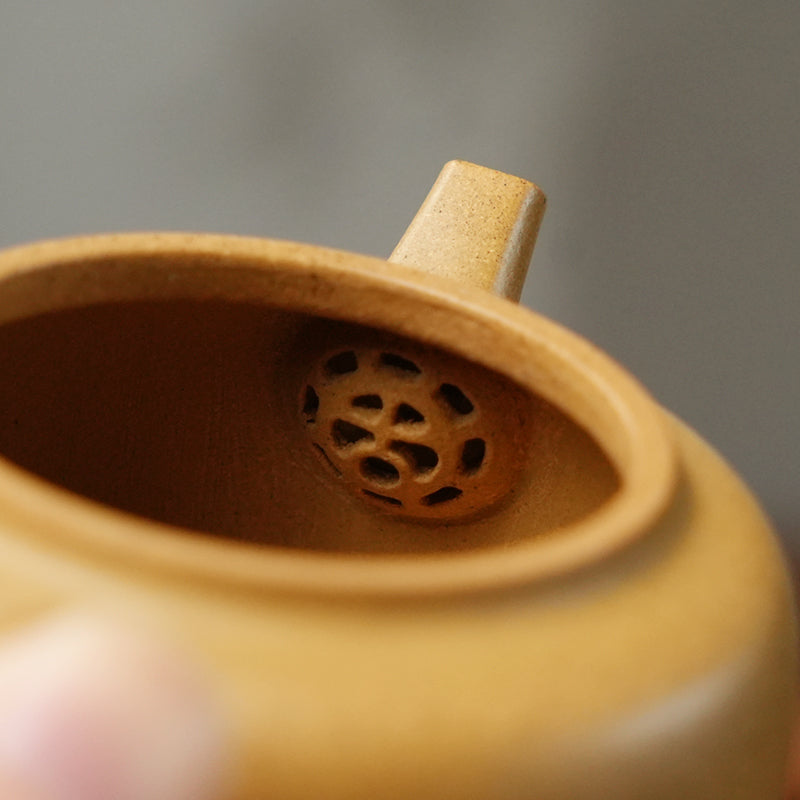 Chuchen Golden Duanni Yixing Zisha Teapot 150 ml